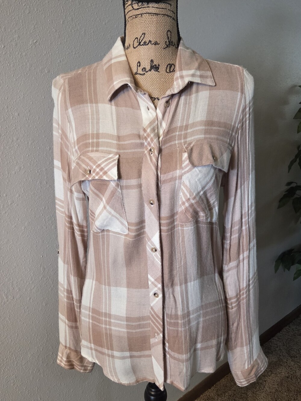 Plaid flannel long sleeve top